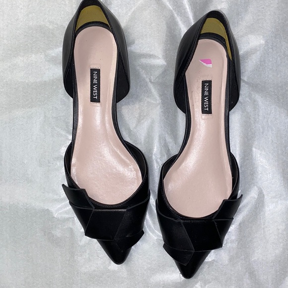 Nine West flat Pointy w/abstract bow EUC - Picture 3 of 7